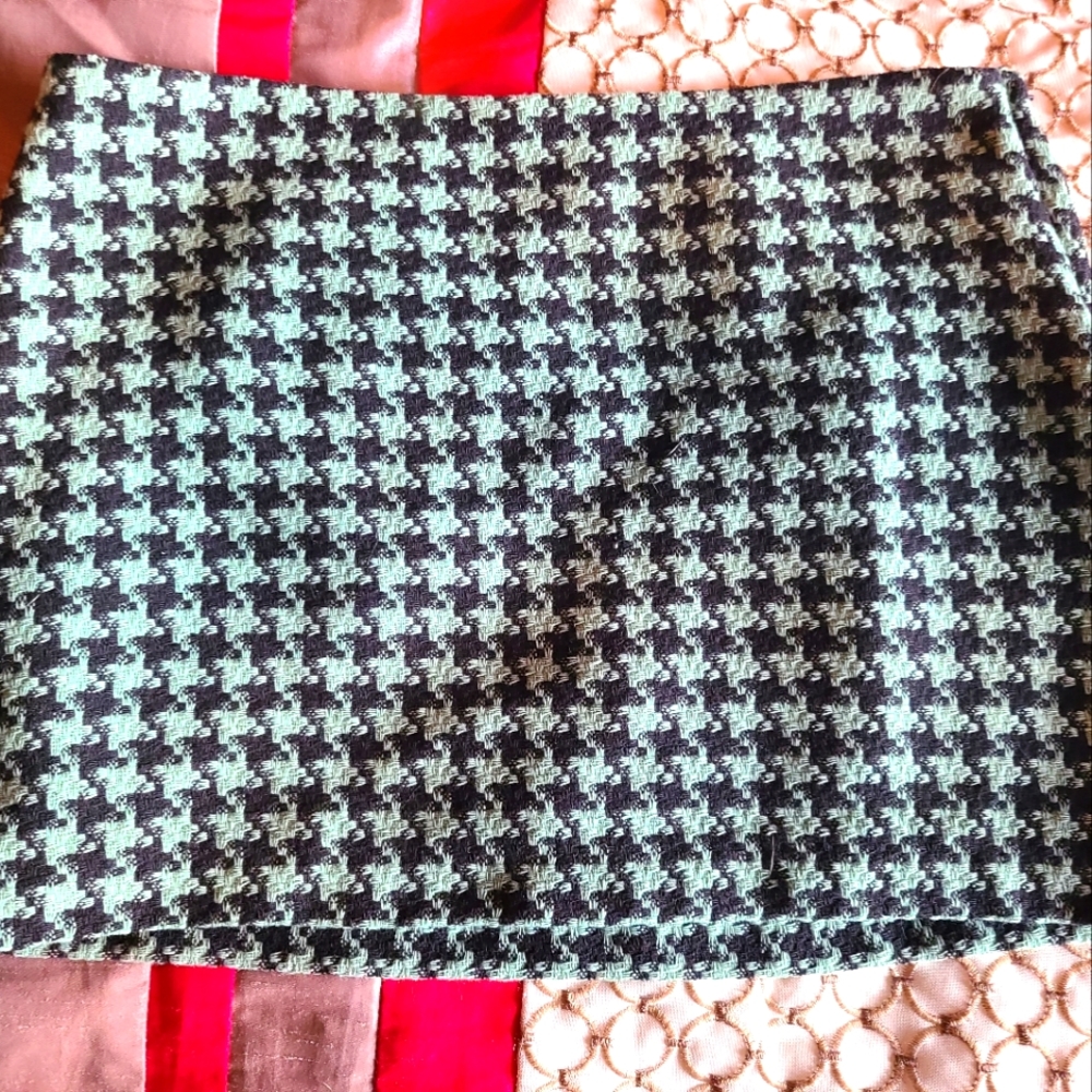 H & M mini skirt